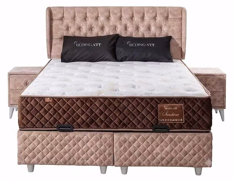 Set per camera da letto beige, composto da: letto imbottito, due comodini, tessuto moderno