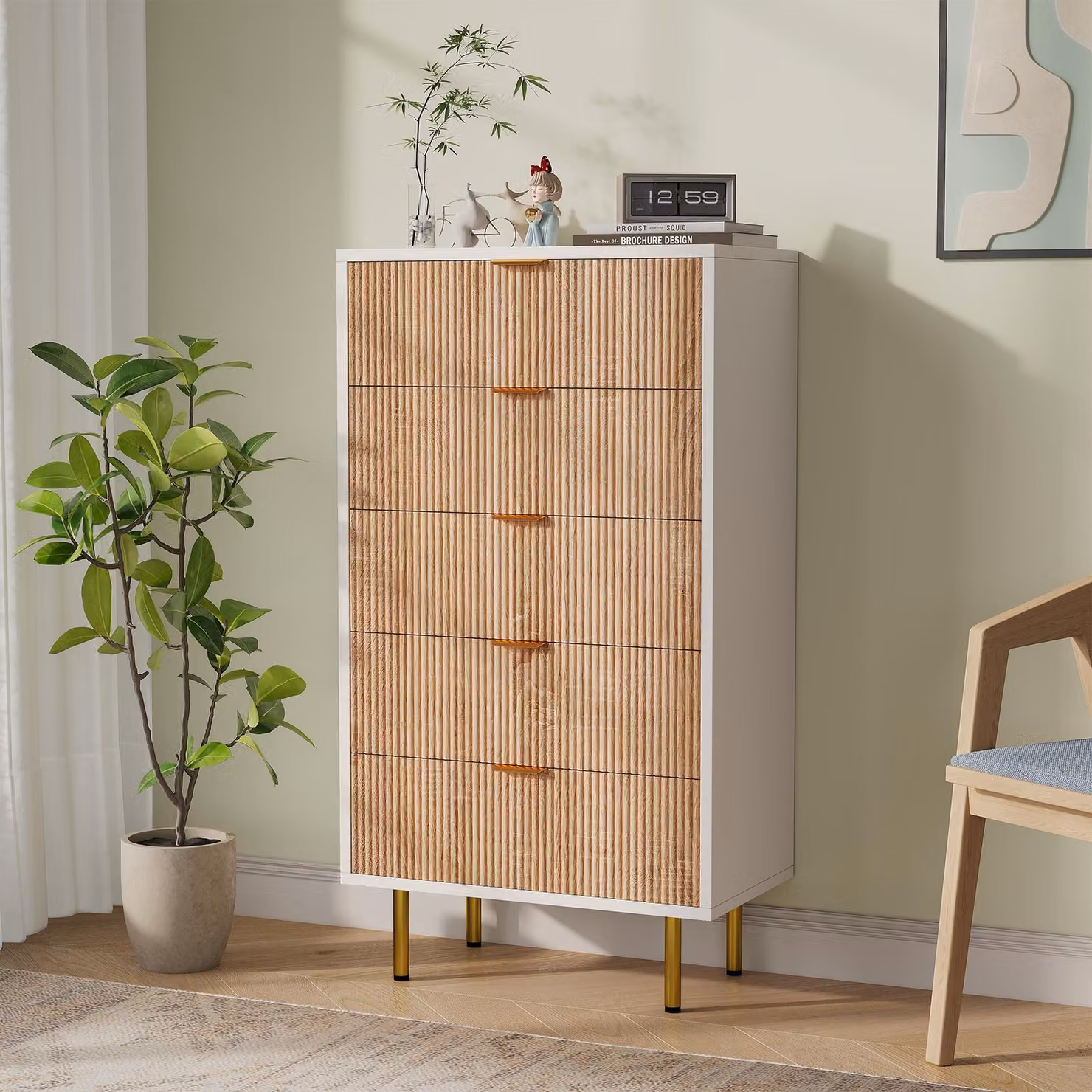 Comò Moonbite con 4 cassetti, legno naturale/bianco, dimensioni 60x34x109.8 cm. Comò alto con ampia superficie, ideale per la camera da letto o la cameretta