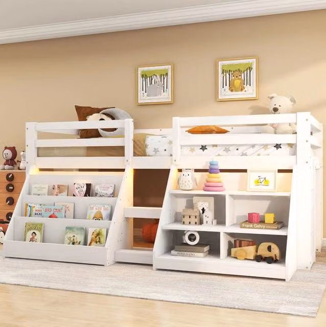 Letto rialzato 90x200 cm in legno di pino e MDF; con ripiani; LED; sponda e scala; bianco