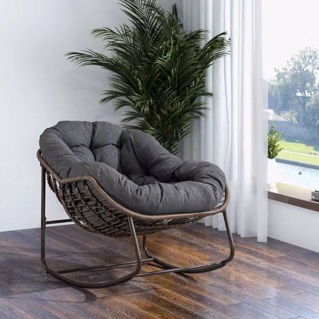 Poltrona a dondolo oversize WISHDOR in rattan sintetico e metallo con cuscino, grigio, ideale per giardino, balcone o terrazzo – 1