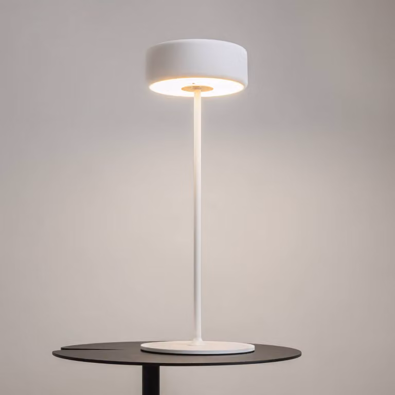 Maytoni Lampada da tavolo a LED AI Collaboration, dimmerabile, Bianco / Opale, Soggiorno / Sala da pranzo, Alluminio, Moderno, Lampada da tavolo LED