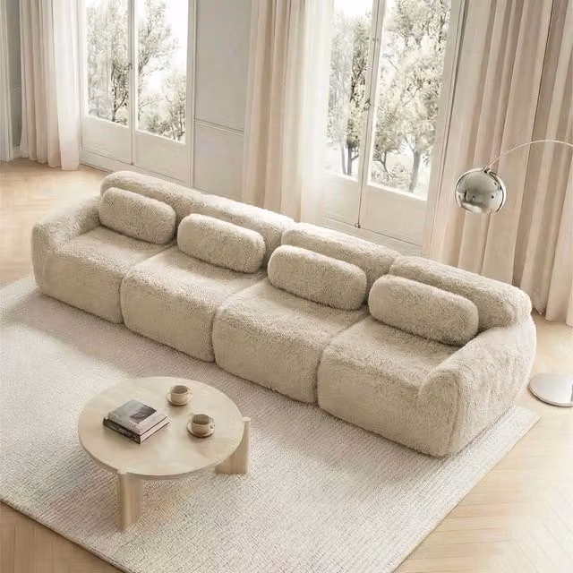 Divano angolare modulare senza struttura con seduta ergonomica antiscivolo e cuscini in peluche kaki chiaro