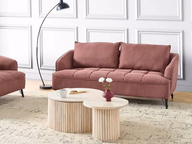 Divano Beliani a 3 posti in stile retro con rivestimento in tessuto rosso e struttura in legno e metallo per il tuo soggiorno L: 196 cm, H: 87 cm, P: 85 cm – 1