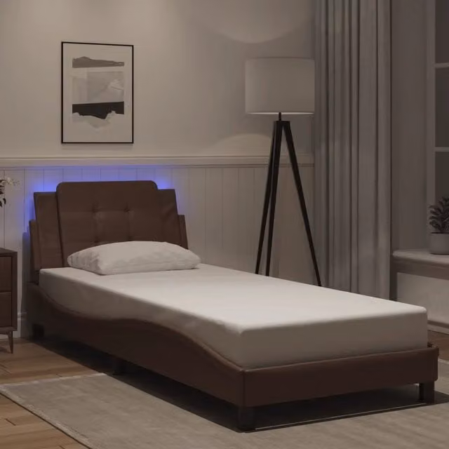Letto con base rigida e illuminazione LED vidaXL, rivestimento in ecopelle marrone con porta di ricarica USB, L 80 x P 200 cm – 1