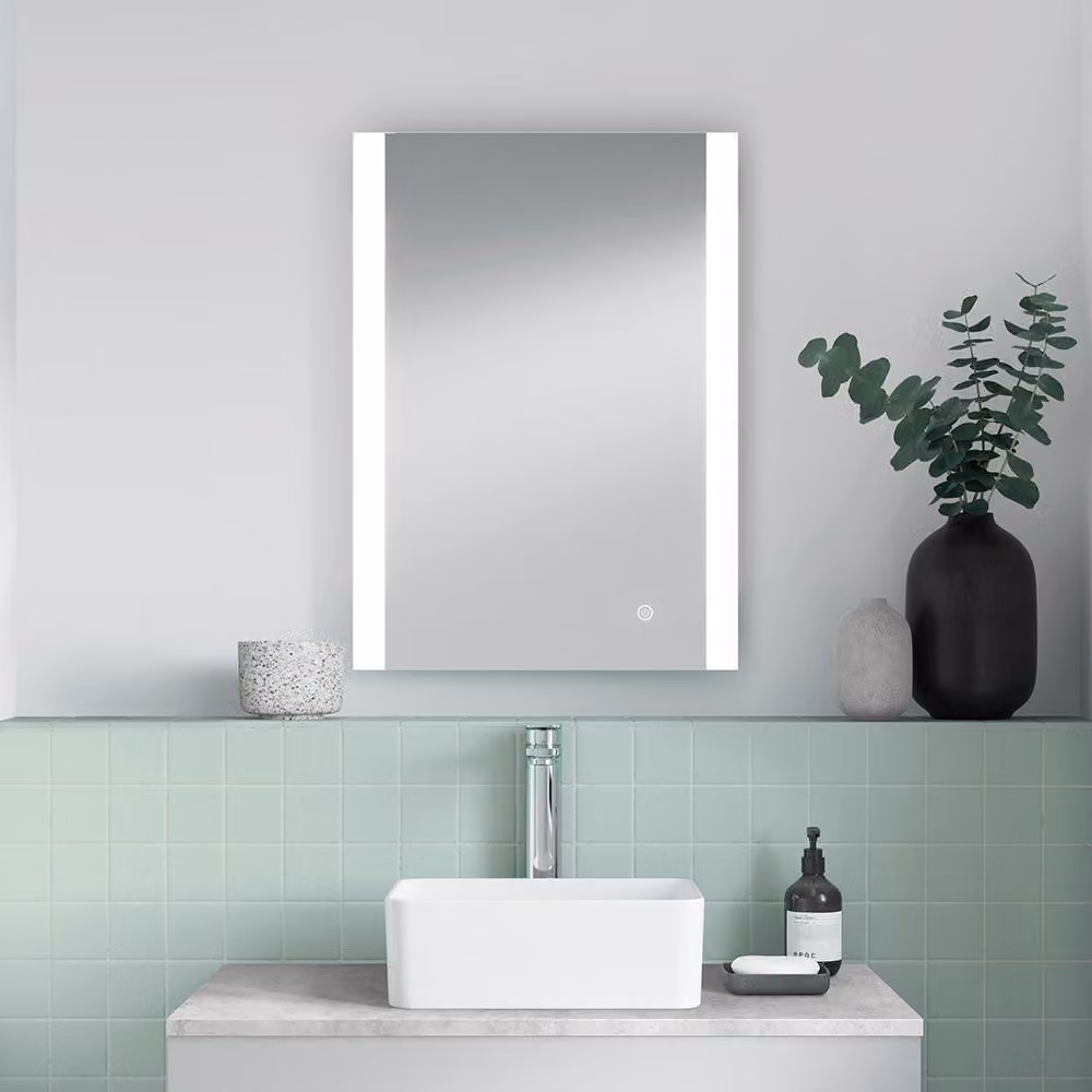 Specchio per Ambienti Interni con Illuminazione a LED 21W e Antiappannamento- 500mm x 700mm