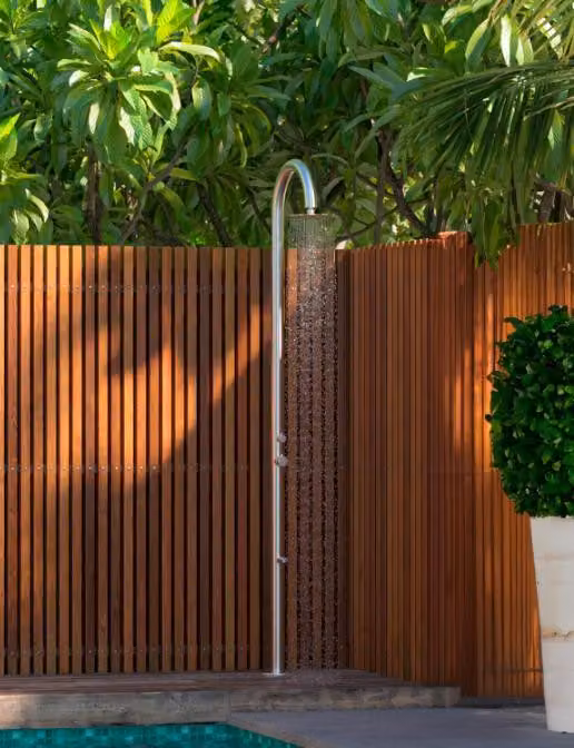 Sined | Doccia da giardino Palau - 244 Cm - Acciaio inox Aisi 316L - Resistente alla corrosione - Design elegante