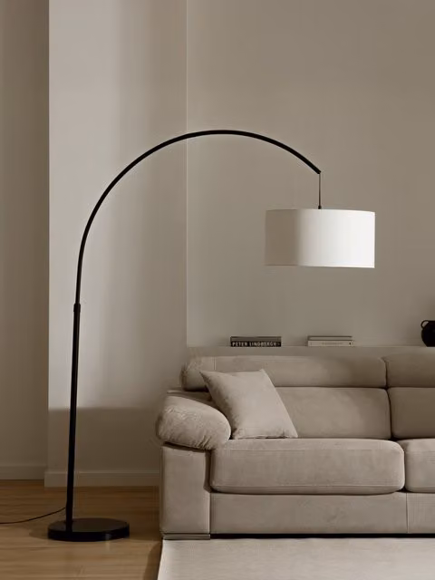 Blane lampada da terra Kenay Home in metallo e marmo con paralume in tessuto bianca e nera H: 192 cm, L: 50 cm, P: 50 cm