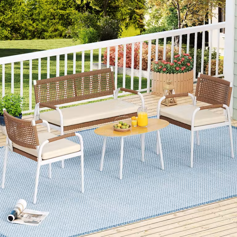 Set da giardino Costway in rattan marrone con divanetto a 2 posti, 2 poltrone, tavolo in vetro temperato e cuscini morbidi per esterno