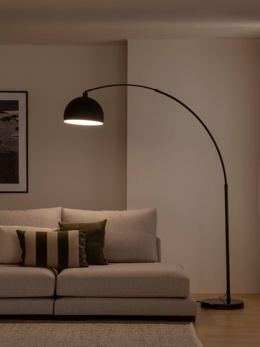 Tilbury lampada da terra nera Kenay Home con base in marmo e metallo, Altezza: 190 cm – 2