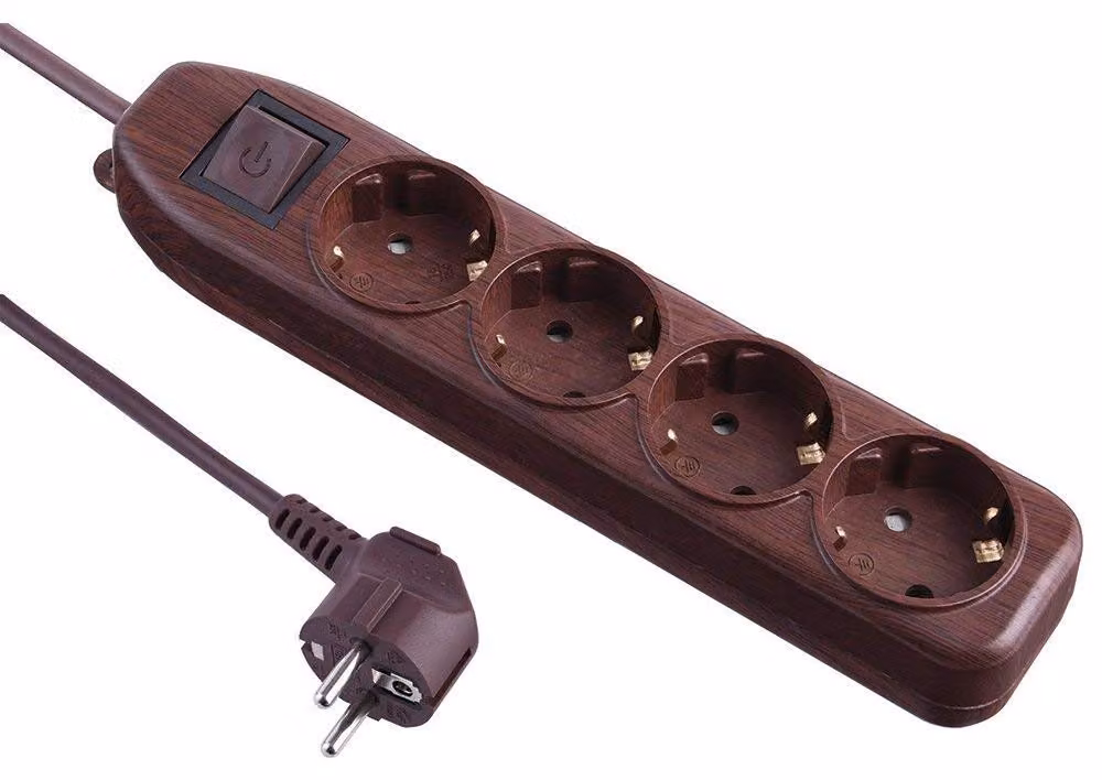 Electraline 62062, ciabatta multipresa a 4 prese con interruttore, cavo da 1,5 metri / Multipresa