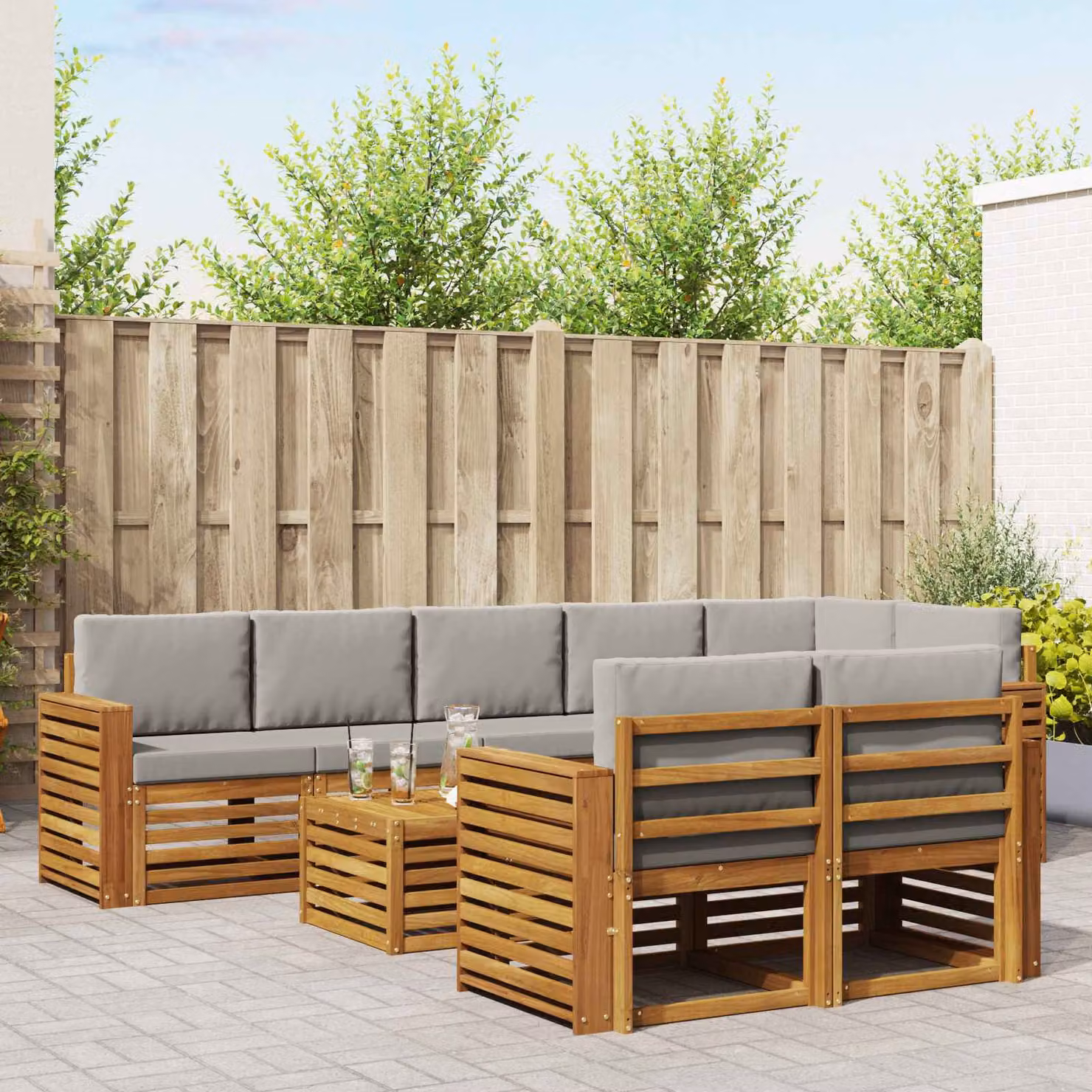 vidaXL Set di divani da esterno a forma di U in legno di acacia con cuscini, 9 pezzi, Grigio, Marrone e Bianco