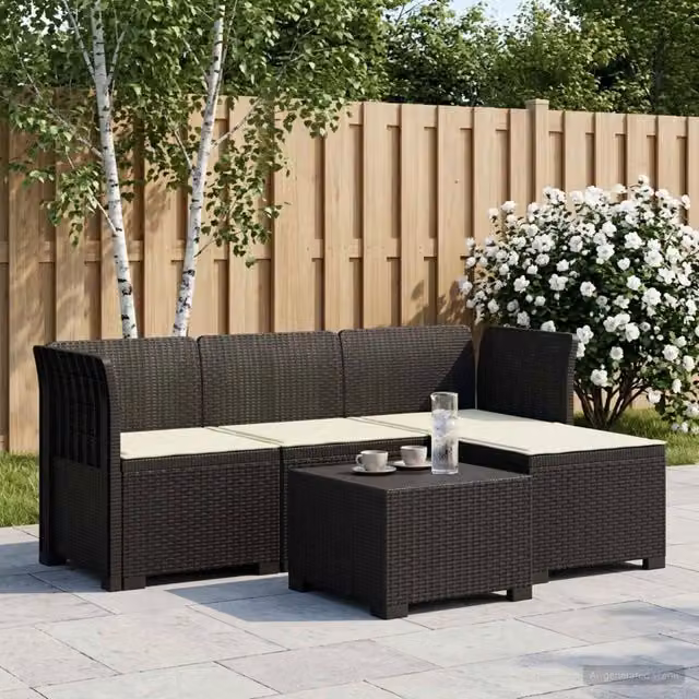 Divano da giardino 4 posti con cuscini aspetto rattan PP 3443926