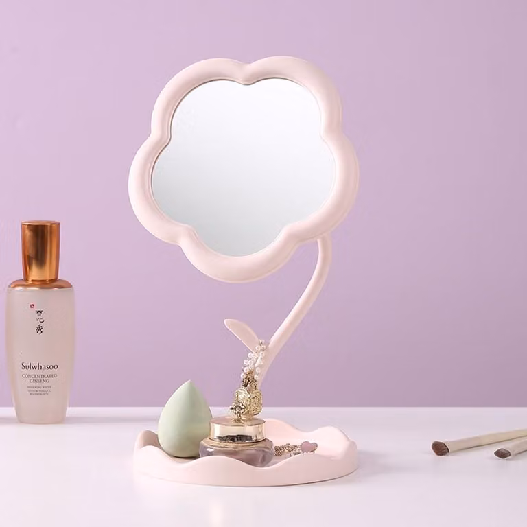 Specchio da trucco a forma di fiore con supporto, ideale per tavoli