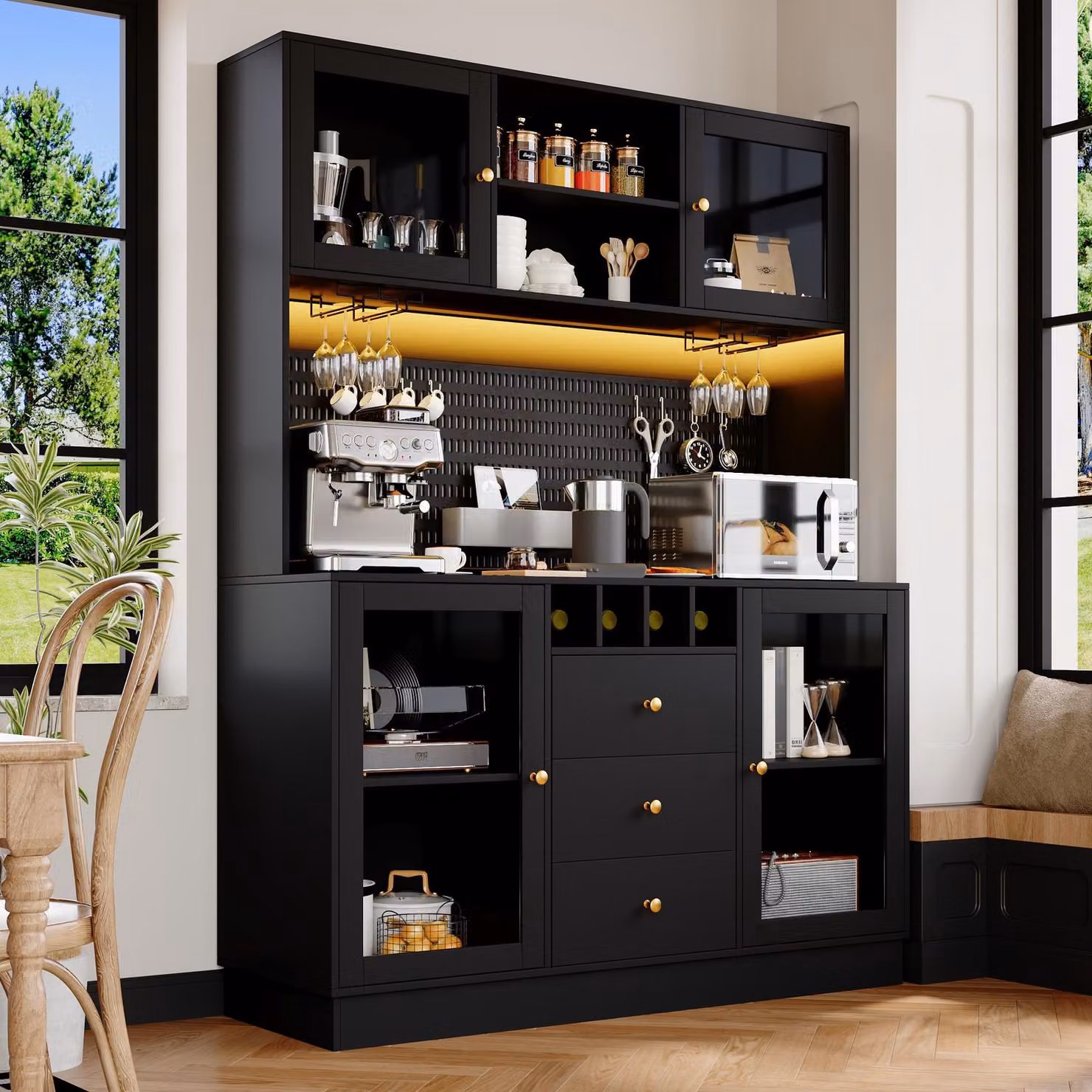 Mobile da cucina Flieks con illuminazione a LED, portabottiglie e sistema anti-ribaltamento, credenza con ripiani regolabili, mobile alto 140x40x185,7 cm, nero
