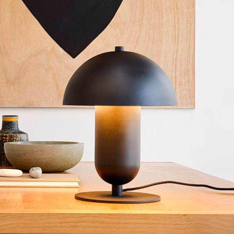 Dyberg Larsen Lampada da tavolo Movie, Nero, Soggiorno / Sala da pranzo, Metallo, Design, Lampada da tavolo