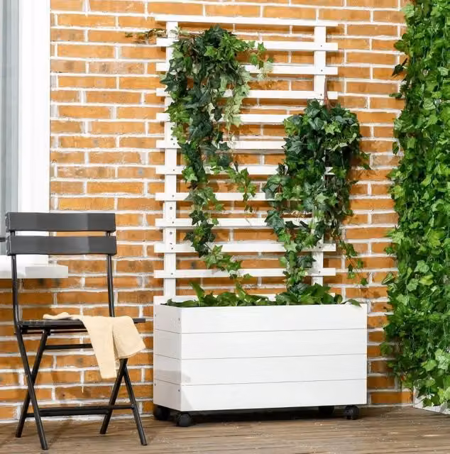 Fioriera in legno naturale bianco con graticcio, ruote e vaso rialzato 76x30x155 cm per piante rampicanti