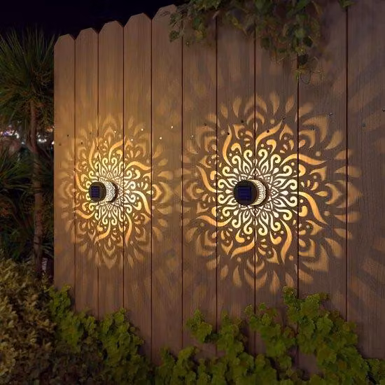 Lampade solari per recinzioni – Alimentate a energia solare – Impermeabili – Luci per esterni – Illuminazione da parete per balconi – Pali per giardini – Decorazioni per terrazze