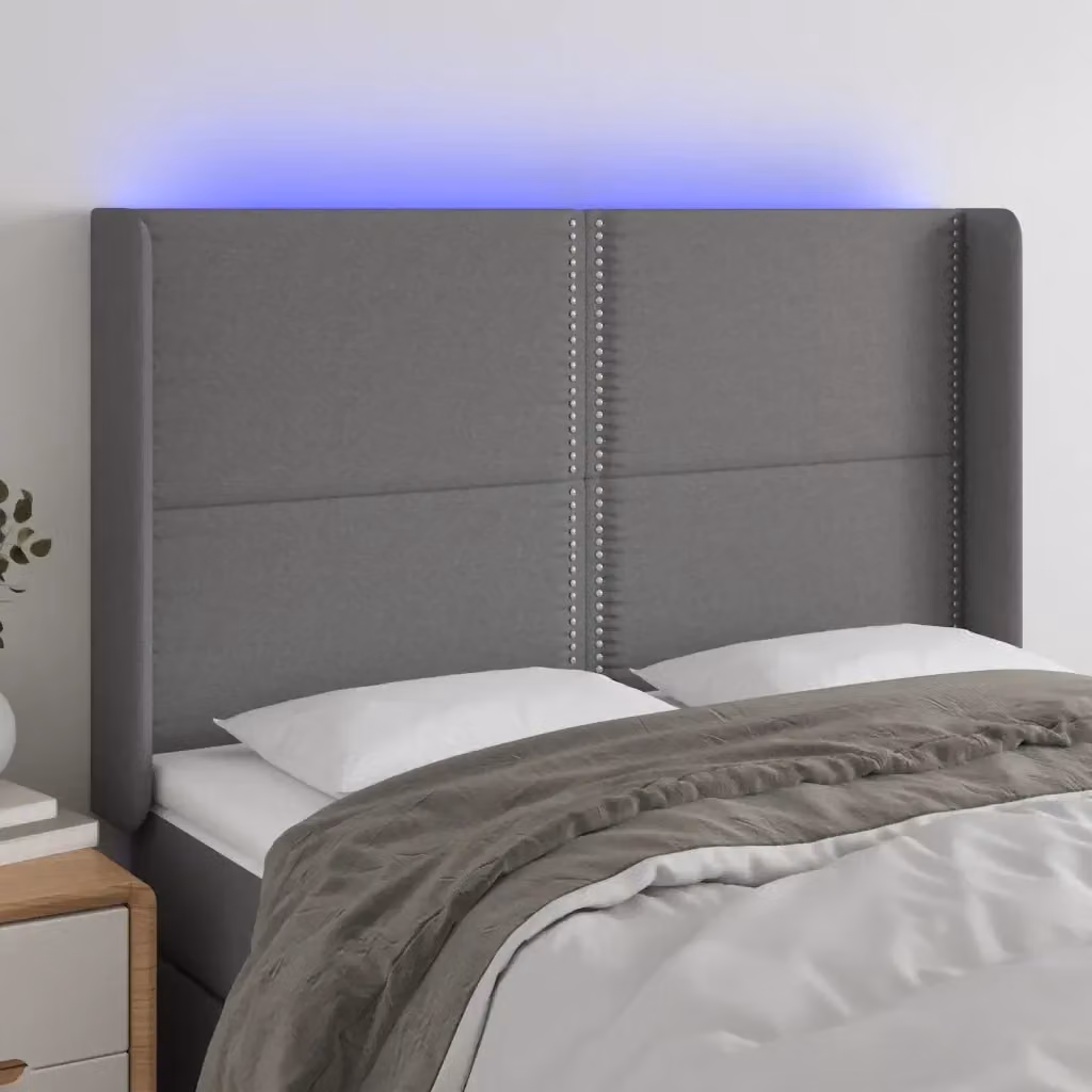 Testata del letto con illuminazione LED e porta di ricarica USB in tessuto grigio scuro L: 147 cm, P: 16 cm, H: 118/128 cm – 2