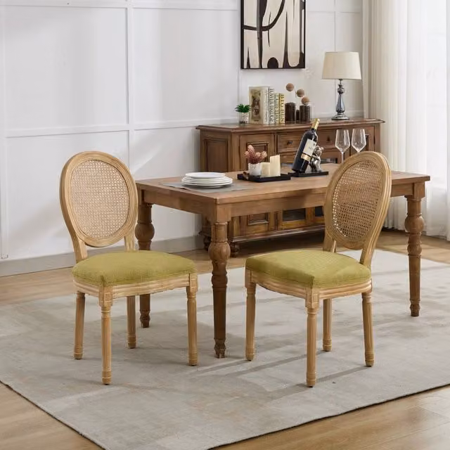 Chaise da pranzo OKWISH in rattan e legno massello con rivestimento in tessuto verde oliva finitura antica