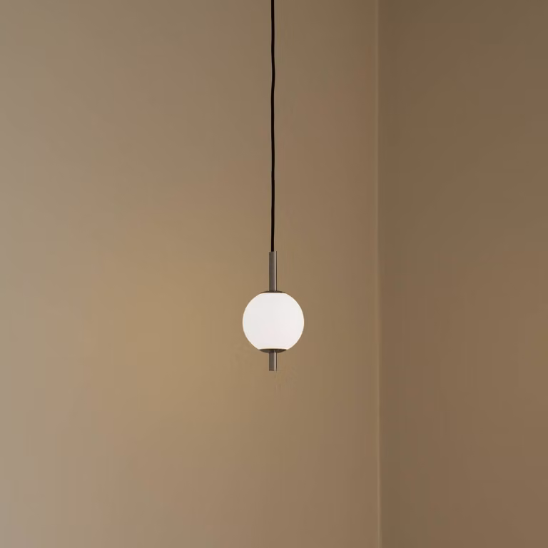 UMAGE Lampada a sospensione Audrey, dimmerabile, Alluminio / Grigio / Zincato, Soggiorno / Sala da pranzo, Metallo, Design, Lampada a sospensione