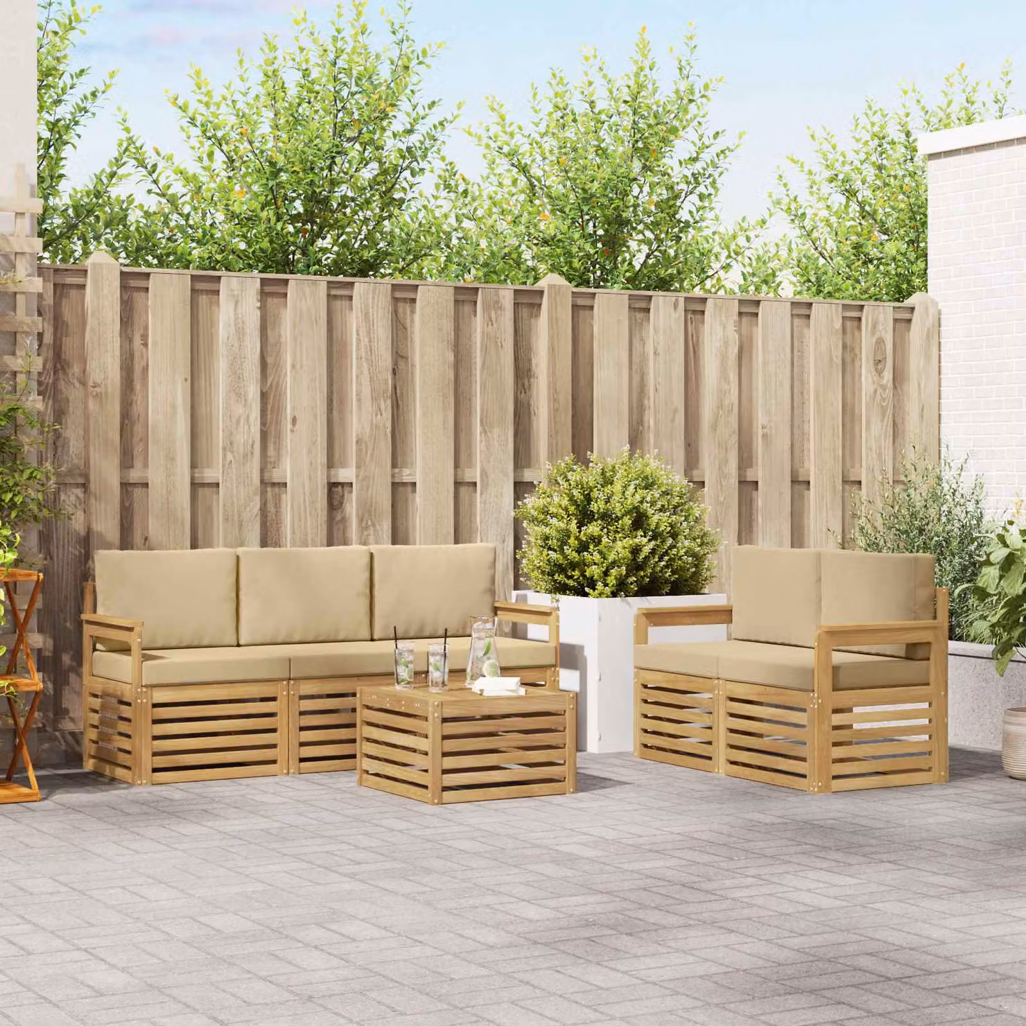 vidaXL Set di divani da esterno a L con tavolo da caffè, 6 pezzi, Bianco e Beige, in legno di acacia e tessuto