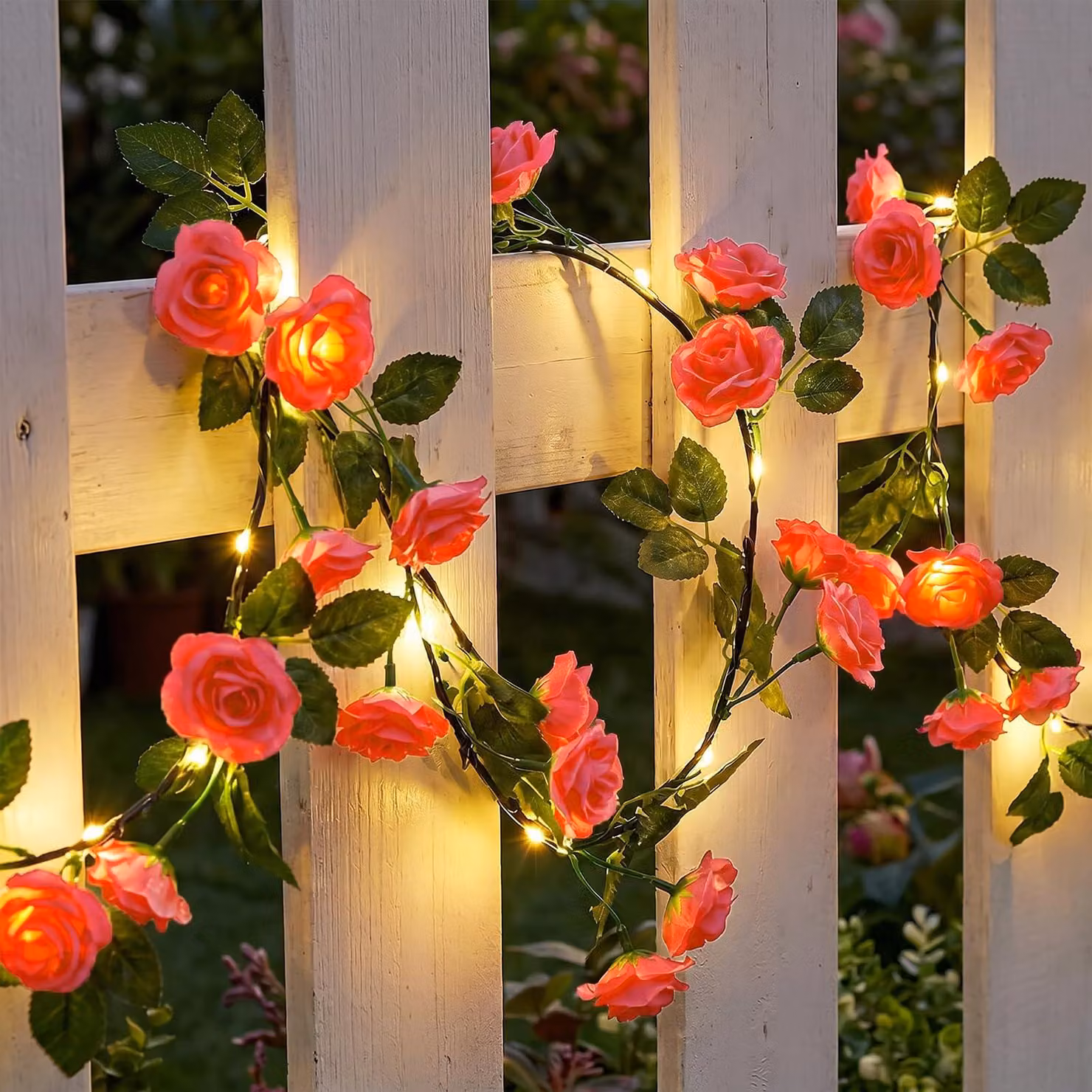 Catena luminosa con rose artificiali, lunghezza 1,8 metri, 40 LED a luce calda, alimentazione a batteria, grado di protezione IP65
