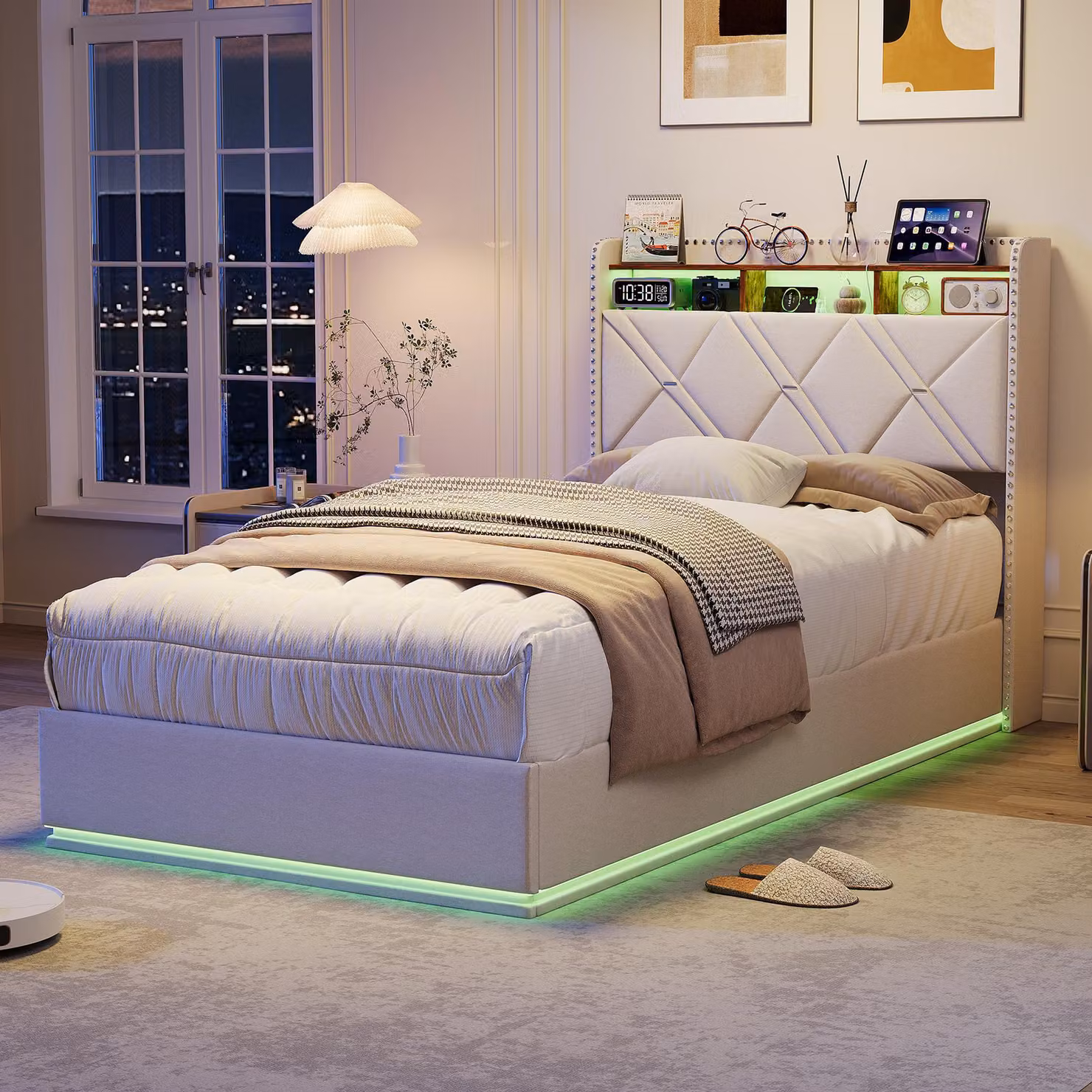 Letto imbottito 90x200 cm con spazio contenitore a sollevamento idraulico, testiera con spazio contenitore, illuminazione LED, connessioni USB e Type-C, rete a listelli, rivestito in lino color beige, senza materasso
