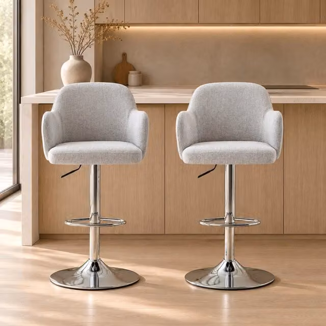 Set di 2 sgabelli da bar MIVRAY regolabili in altezza, girevoli a 360°, con braccioli e poggiapiedi in tessuto grigio e marrone – 1