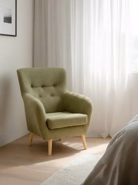 Poltrona Orsay rivestita in tessuto verde Kenay Home – 1