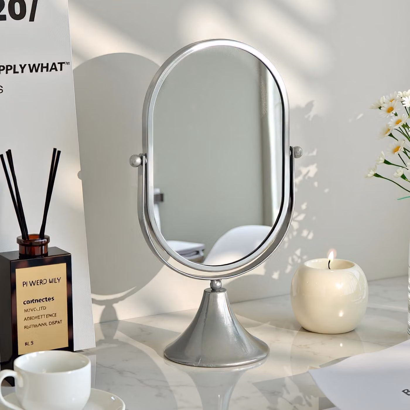 Specchio ovale da trucco autoportante con piedistallo, color argento
