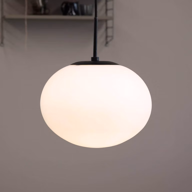 Dyberg Larsen Lampada a sospensione in vetro Princess, dimmerabile, Nero, Soggiorno / Sala da pranzo, Vetro, Design, Lampada a sospensione