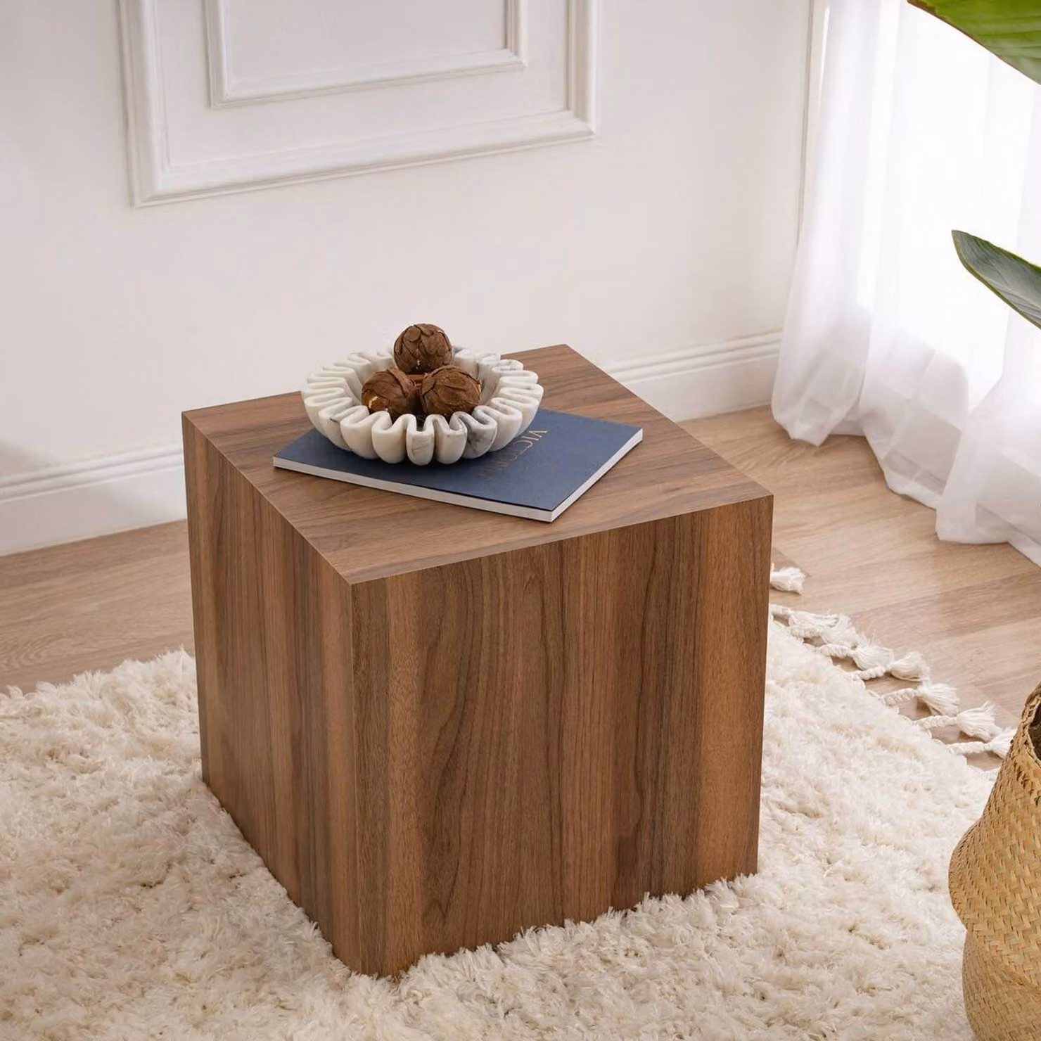 Dmora Tavolino da Salotto Imogen 45x45x50h cm Marrone Noce, Forma Cubica Materiale Piano in Legno Nobilitato