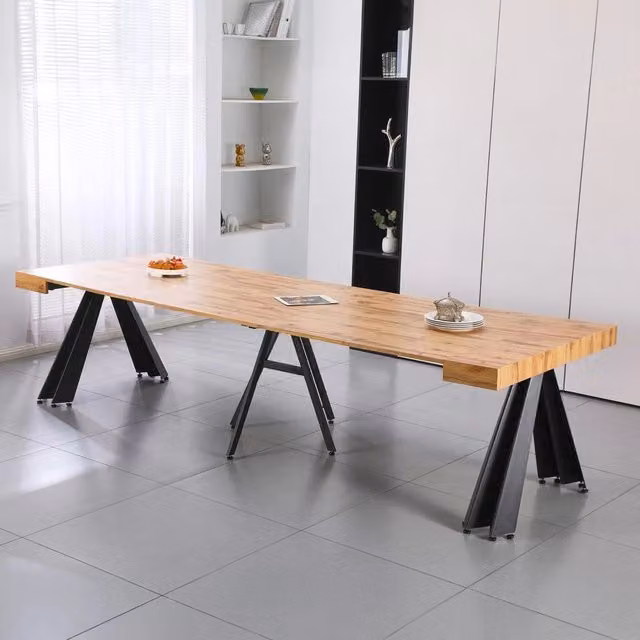 Tavolo Allungabile Cindy Gondar Effetto Cemento con Gambe Nere da 160 a 240 cm
