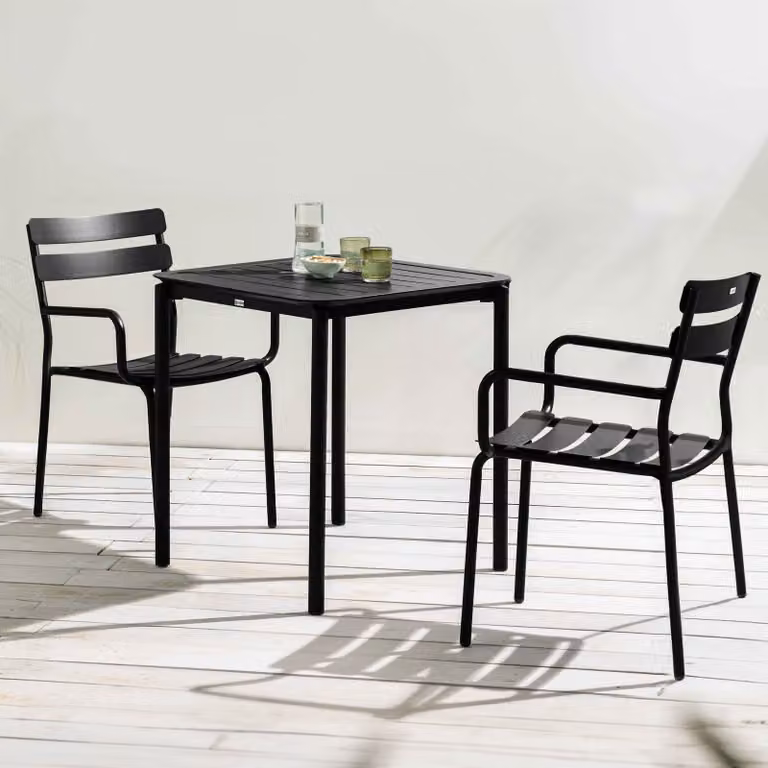 Tavolo da terrazza quadrato (70 x 70 cm) e 2 poltrone nere - Oviala Almada