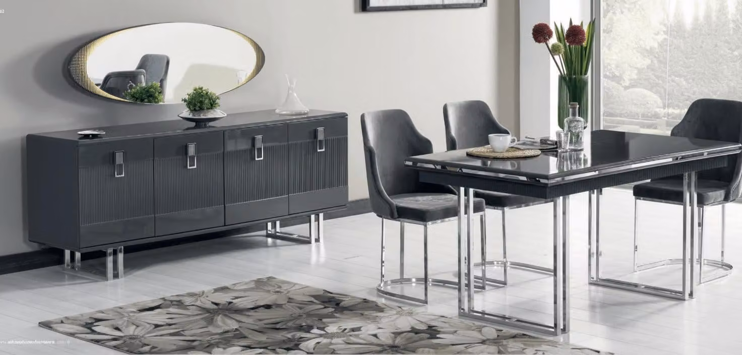 Set per sala da pranzo composto da tavolo, 4 sedie e credenza, 6 pezzi