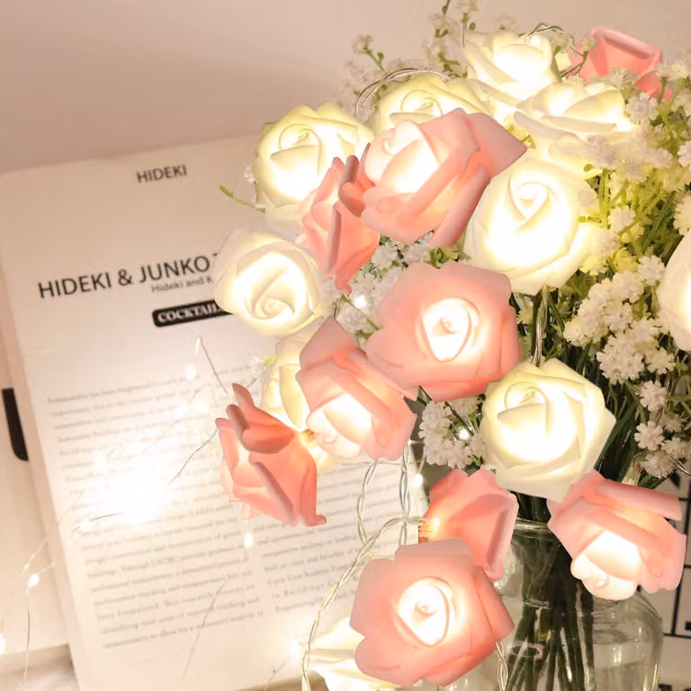 Catena luminosa a forma di rosa, 20 LED, 3 metri, rosa e bianco, alimentata a batteria
