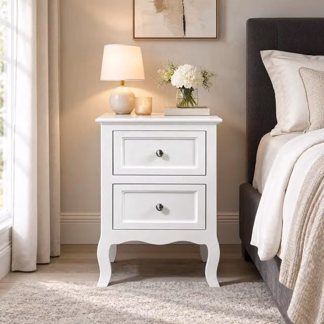 Comodino con 2 cassetti in MDF laccato bianco con maniglie in metallo e gambe rialzate