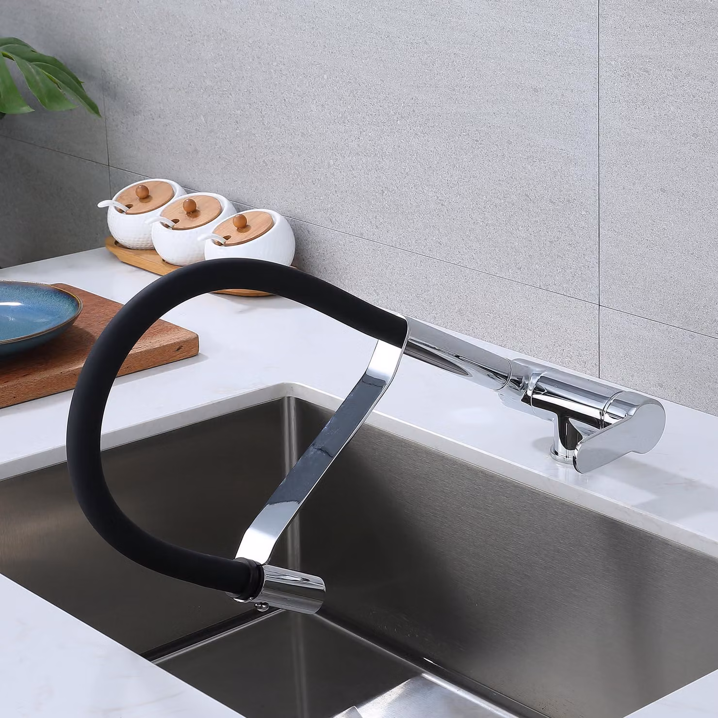 Rubinetto da cucina con tubo estensibile, girevole a 360°, tubo flessibile e doppia modalità di erogazione