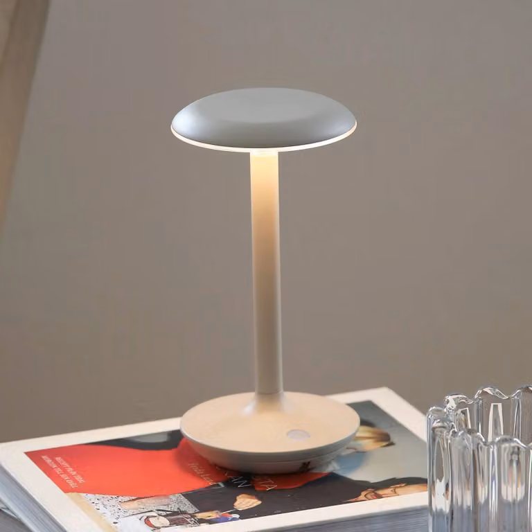 Markslöjd Lampada da tavolo LED Petit, greige, alluminio, IP44 dimmerabile, Crema / Ambra, Alluminio, Moderno