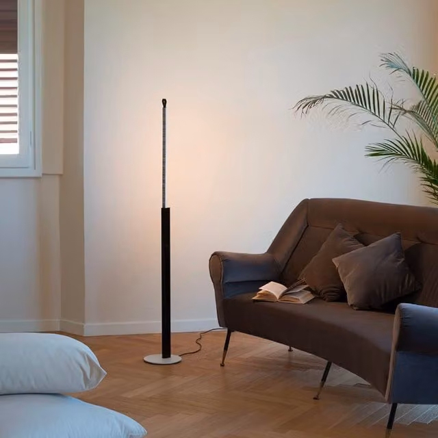 Piantana LED Martinelli Luce Metrica colore nero
