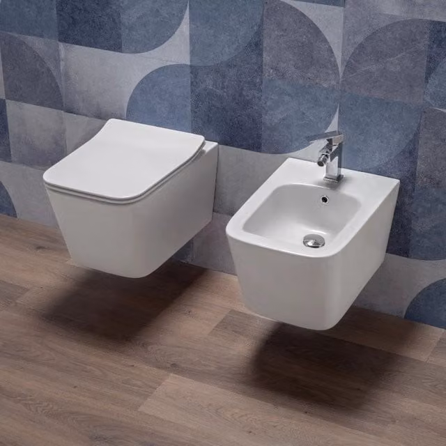Sanitari Squadrati Sospesi Rimless a Risparmio Idrico con sedile