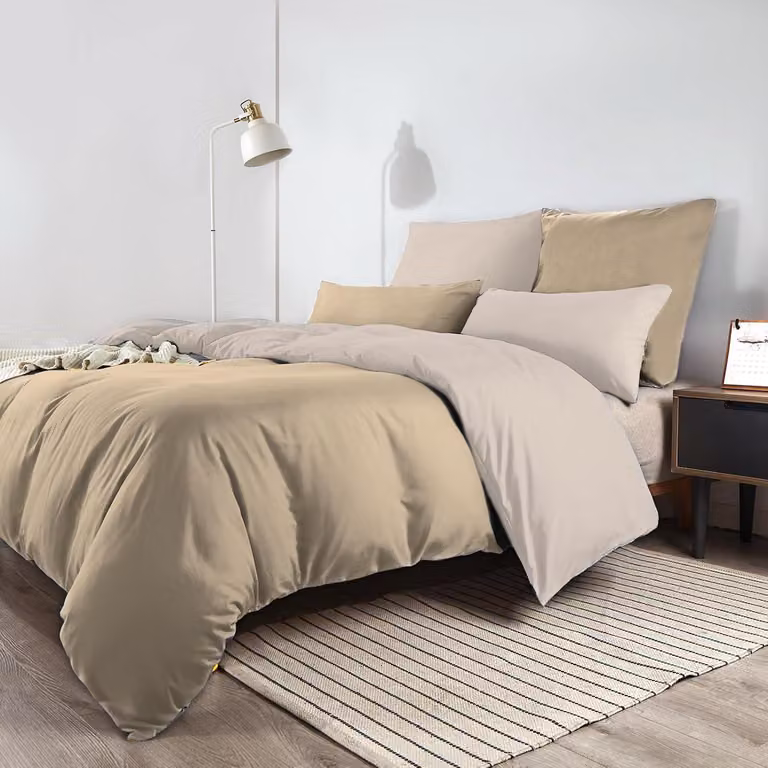 Set di lenzuola 200x200 cm, color beige, in microfibra, senza bisogno di stiratura, antiscottatura, con 2 federe 80x80 cm, chiusura con cerniera