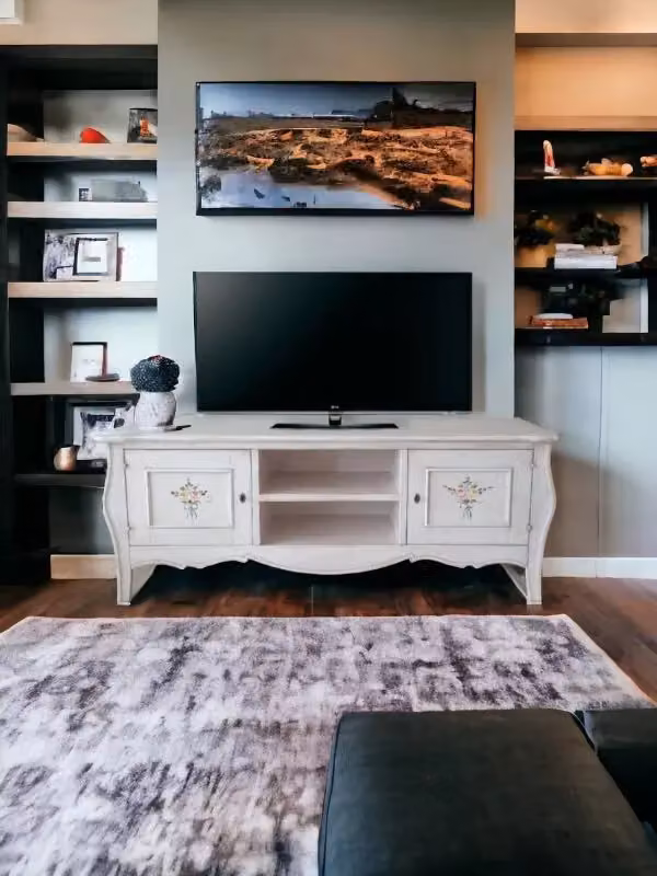 Porta TV in legno di pino stile shabby chic bianco anticato con decori floreali Mobili 2G L/P/H: 160 x 50 x 61 cm – 2