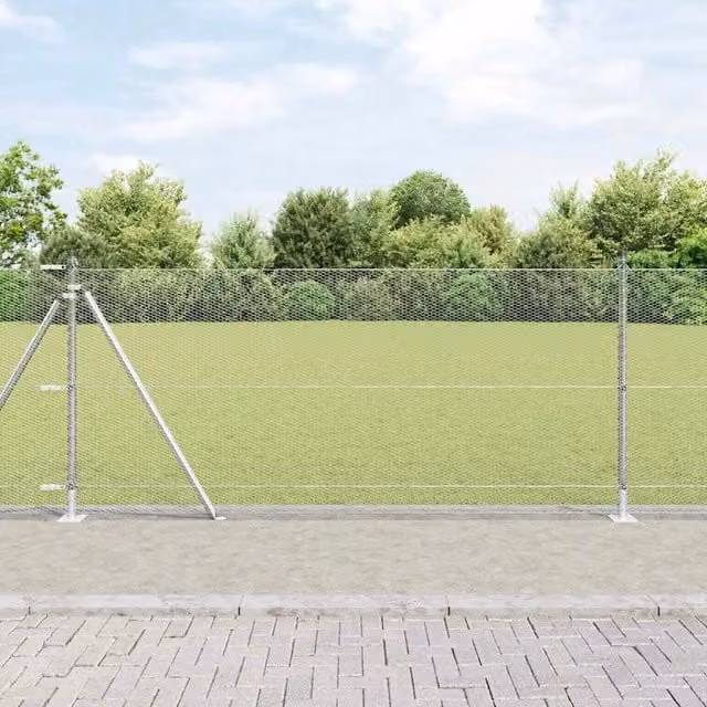 Recinzione esagonale vidaXL in acciaio zincato argento con base in cemento L: 50 m, H: 1 m