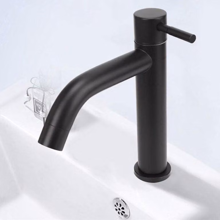 Rubinetto in acciaio inossidabile per bagno e WC, dotato di tubo flessibile e design moderno