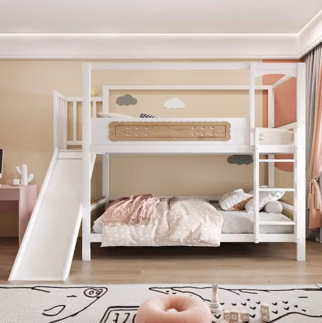 Letto a castello per bambini 90 x 200 cm con scivolo; scala larga e sponde; bianco e legno naturale