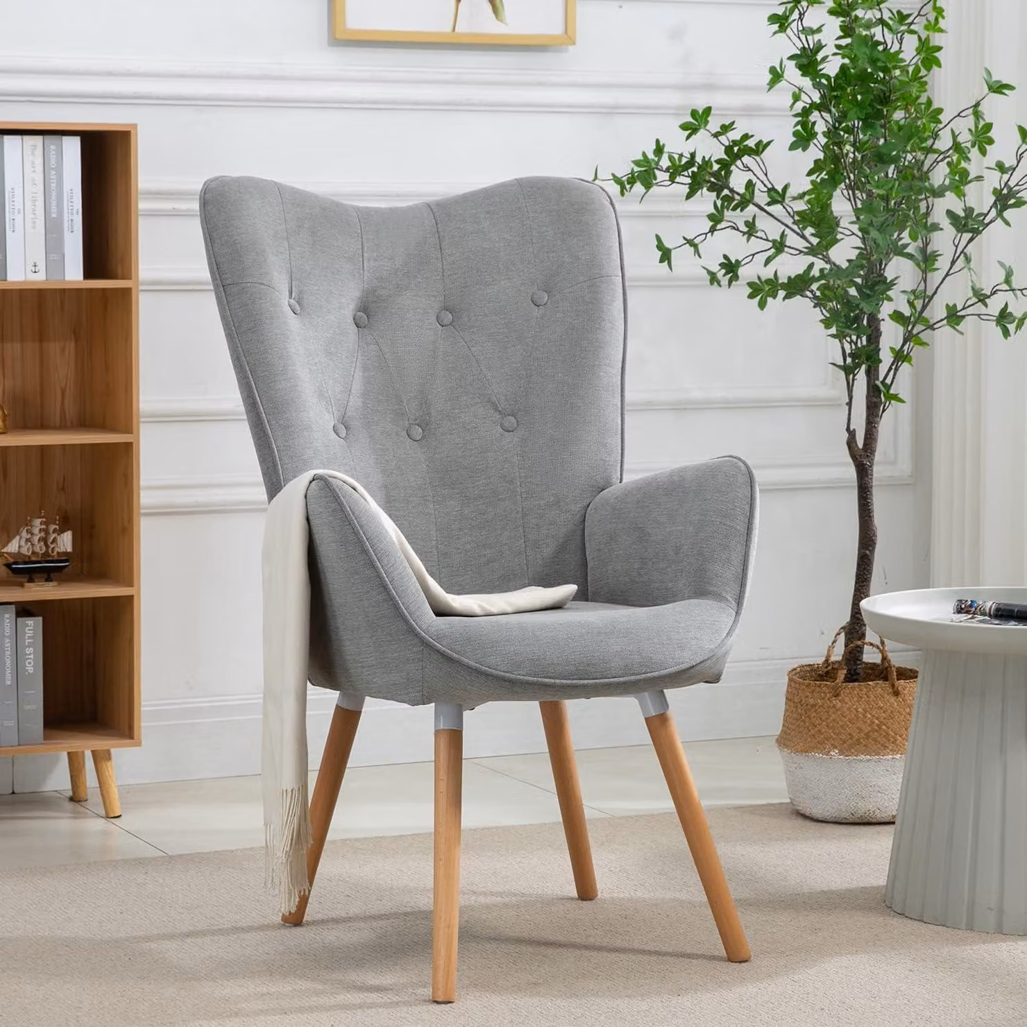 Poltrone accoglienti, poltrone con braccioli, sedie, divanetti a una piazza con gambe imbottite e in legno, ideali per soggiorno, camera da letto o ufficio. Materiale: tessuto, colore: grigio, dimensioni: 68x50x... (manca la terza dimensione)