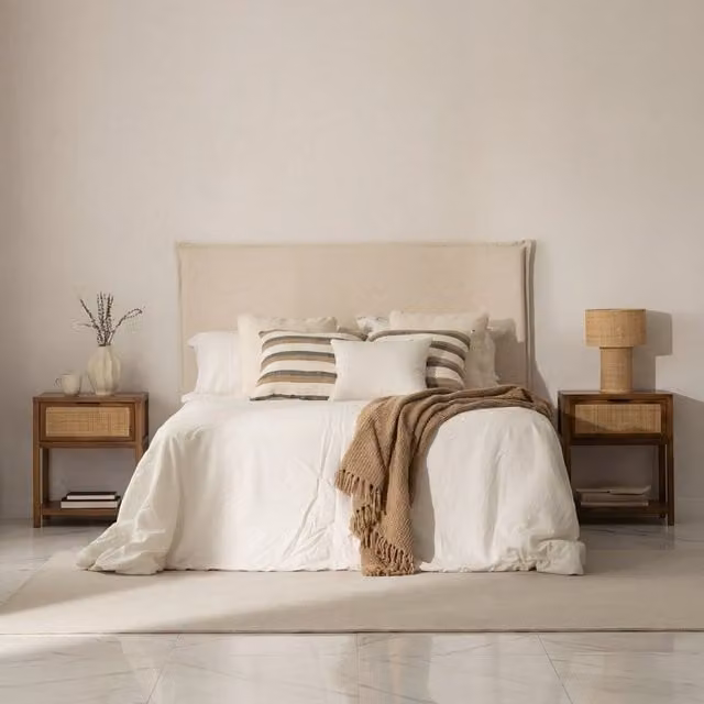 Testiera imbottita Banak per letto da 160 cm in tessuto beige con schienale in schiuma