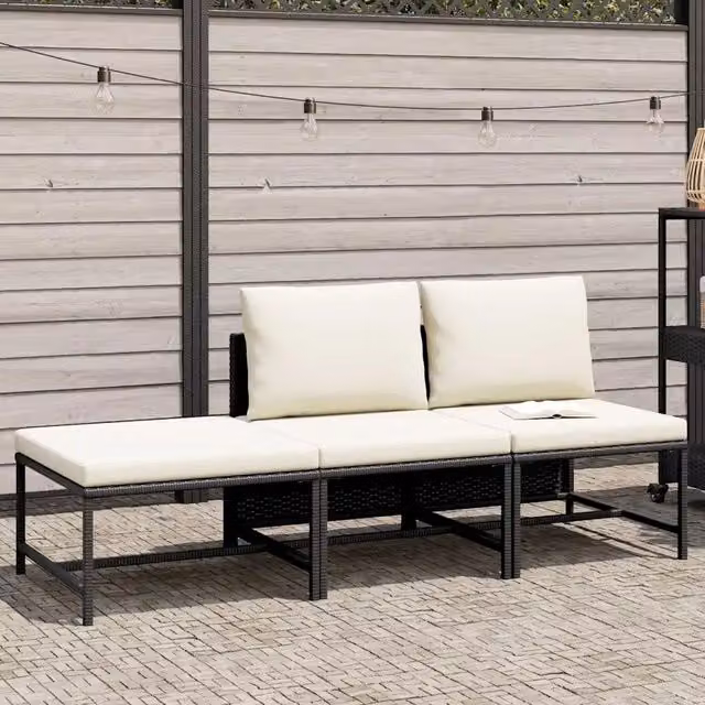 Set Salotto da Giardino Moderno DESIGN IN composto da Divano a 3 Posti e Ottoman con Cuscini in Polyrattan e Struttura in Acciaio Nero e Bianco