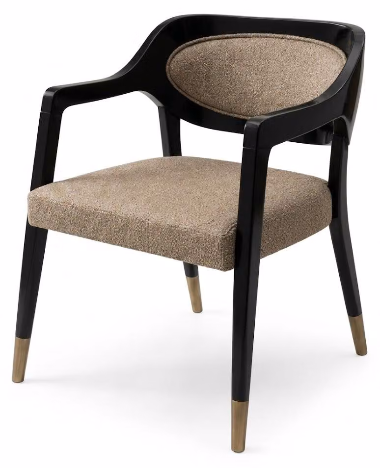 Poltrona confortevole dal design elegante e con imbottitura di alta qualità